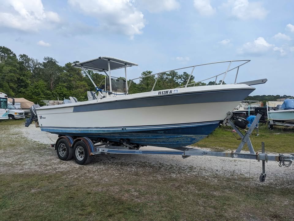 1986 Wellcraft 230 cc Center Console boat